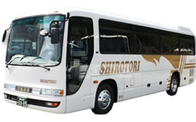 中型観光バスの写真