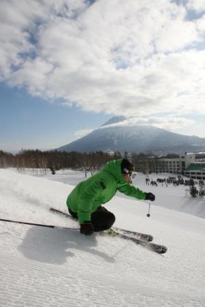 小グループでスキーとゴルフ三昧