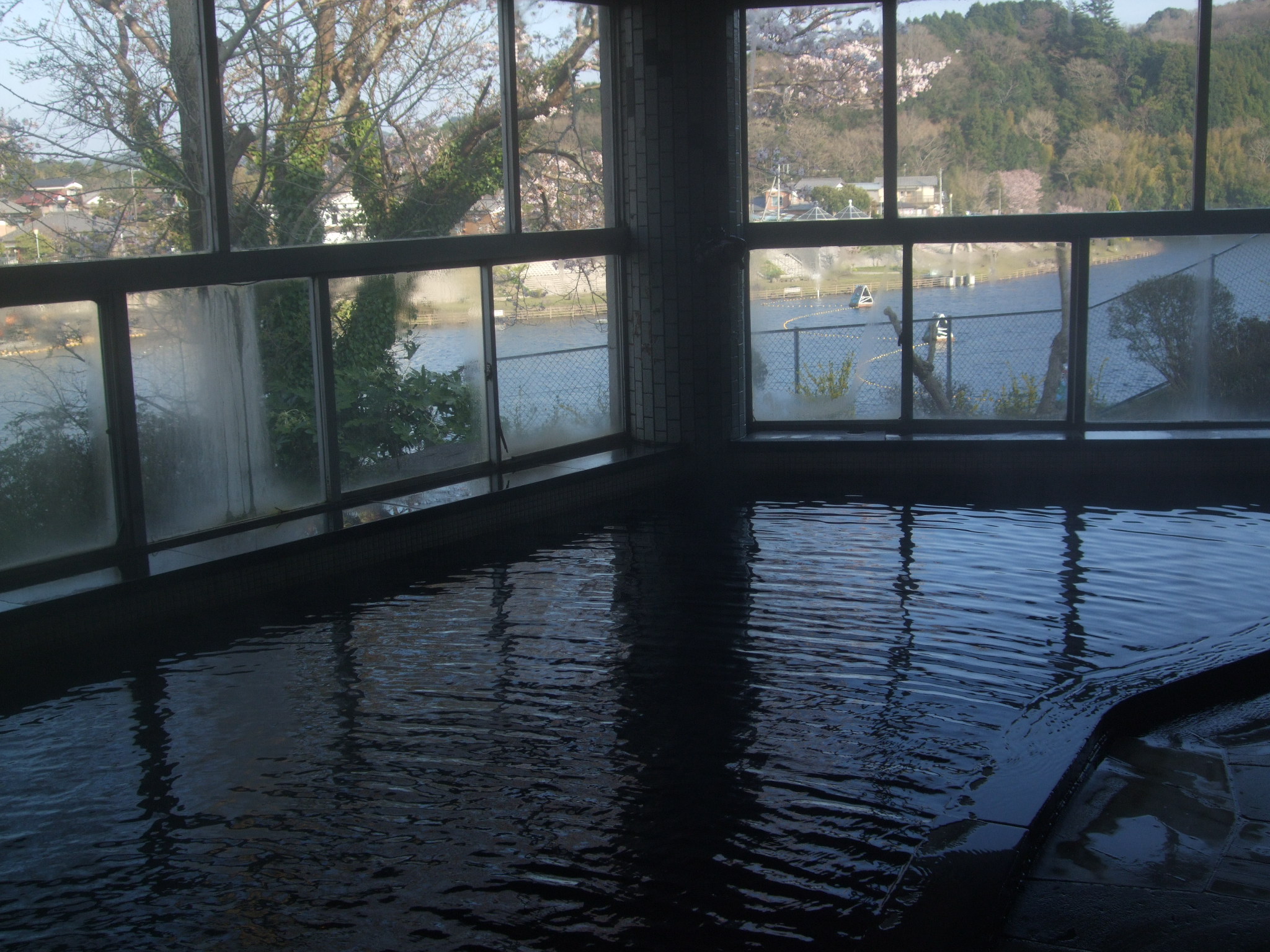 天然自噴温泉　亀山温泉ホテル