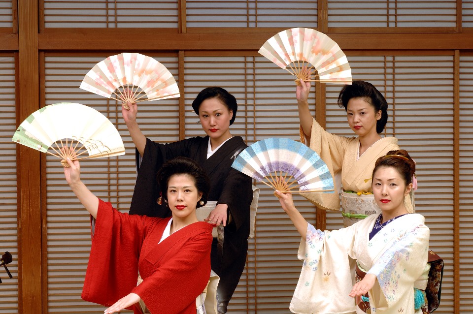 元湯旅館専属の芸妓衆