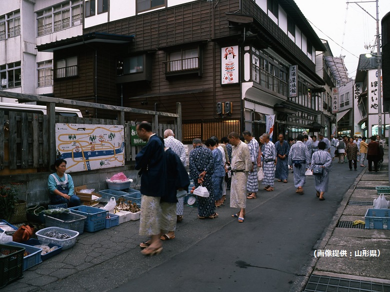 肘折温泉朝市