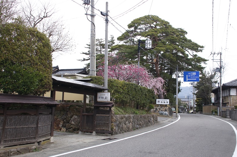 岩室温泉の街並み