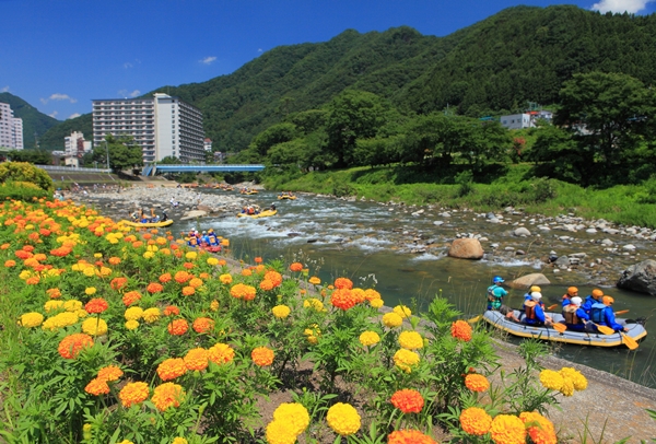 水上温泉・ラフティング