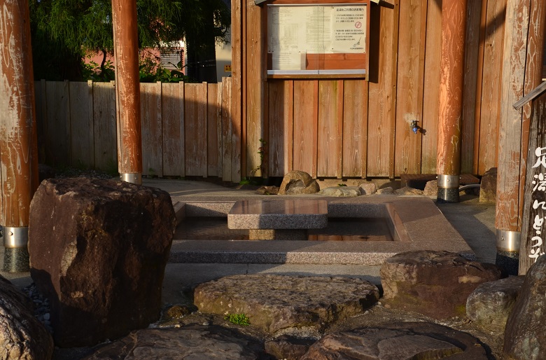 六日町温泉の足湯