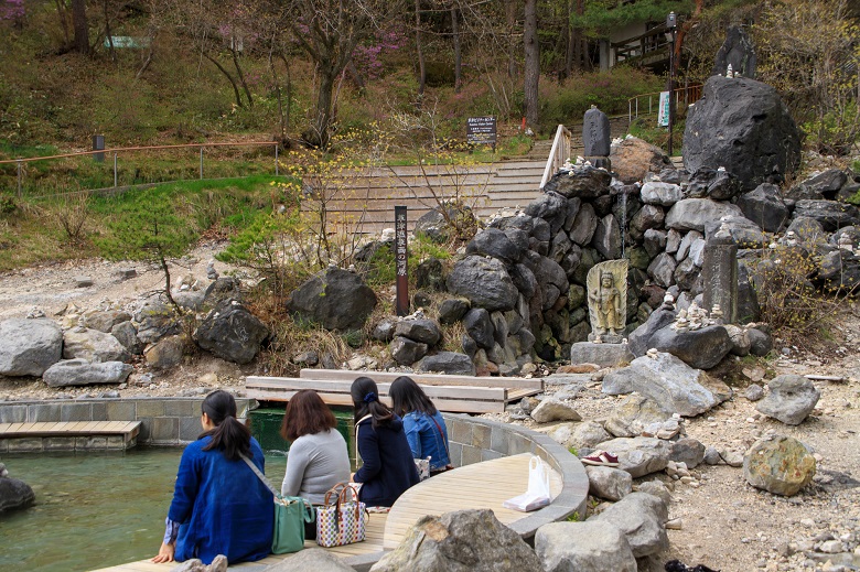 西の河原公園・足湯