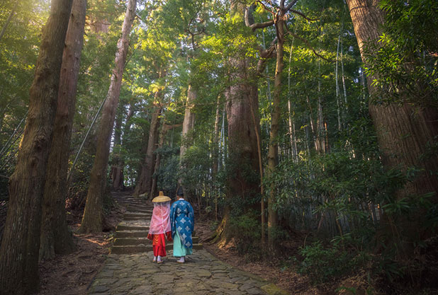 平安装束で世界遺産を散策