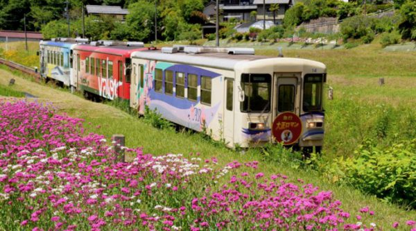 明知鉄道の企画列車とは