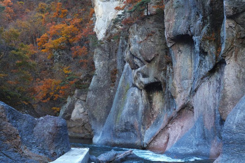 吹割の滝・般若岩