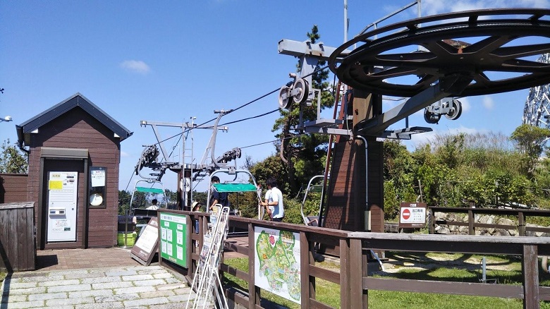 2人乗りリフトで六甲山カンツリーハウスへ移動