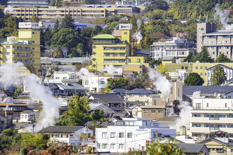 湯けむり展望台からの別府温泉街並み