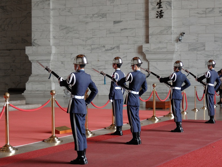 中正記念堂（ ジョンジェンジーニェンタン）