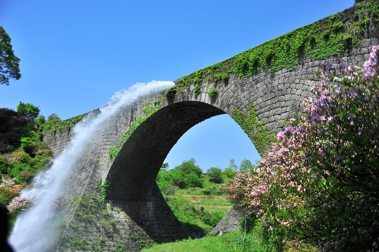 通潤橋