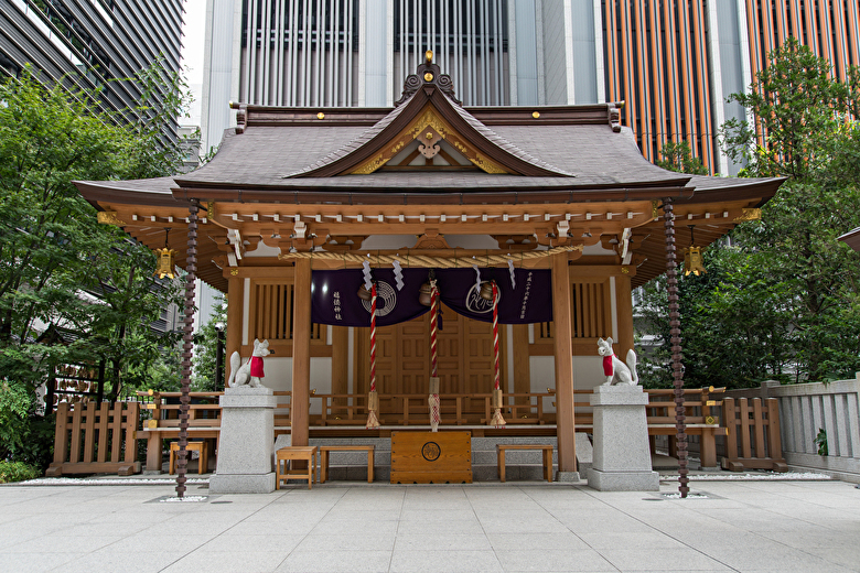 福徳神社境内