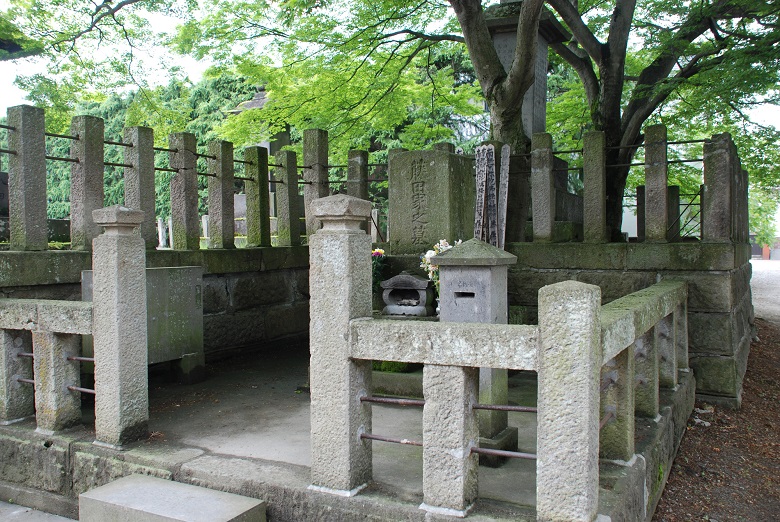 阿弥陀寺にある斎藤一の墓