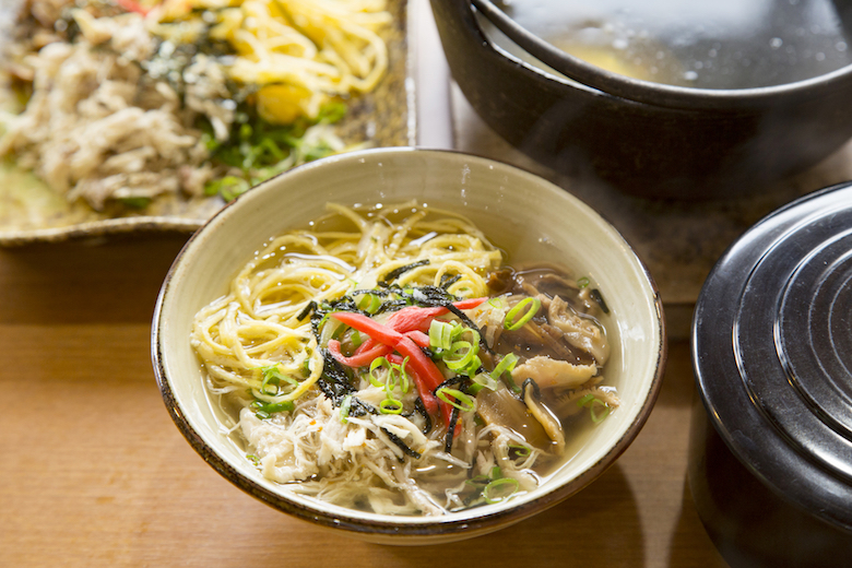 奄美の郷土料理「鶏飯」