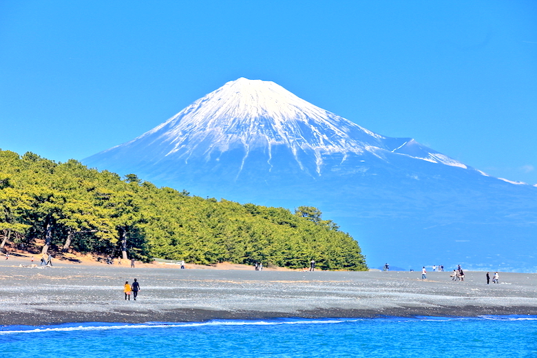 三保の松原から見た富士山