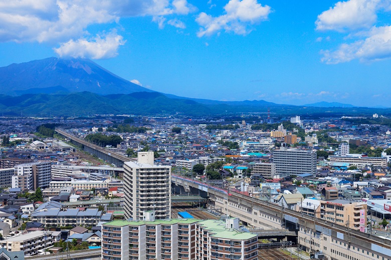岩手山を望む盛岡市
