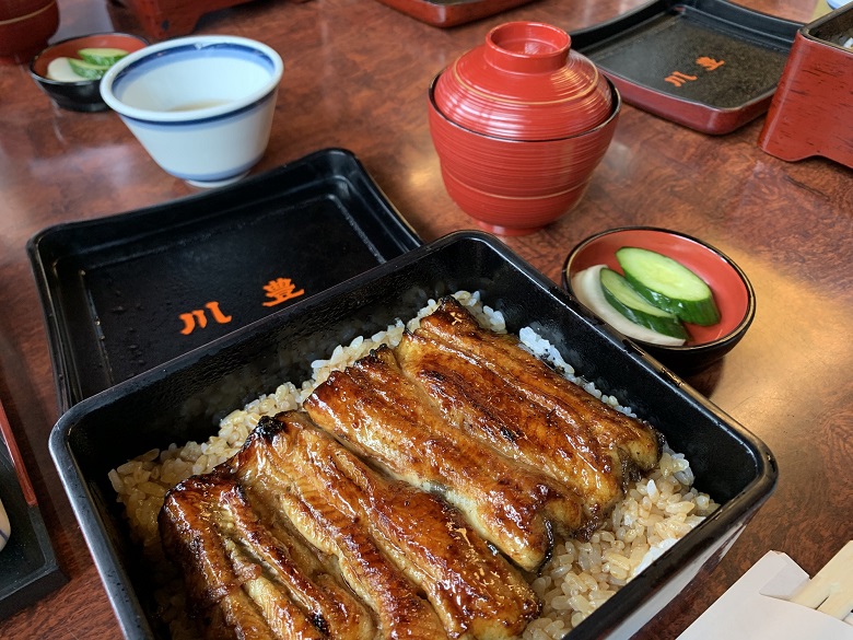 成田山で人気のうなぎ店「川豊」