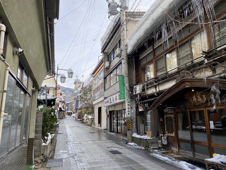 渋温泉街は快晴でした