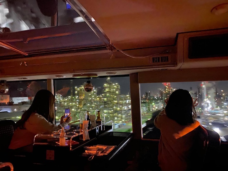 東京レストランバスの「川崎工場夜景コース”フレンチとお酒と川崎工場夜景を楽しむ夜”」