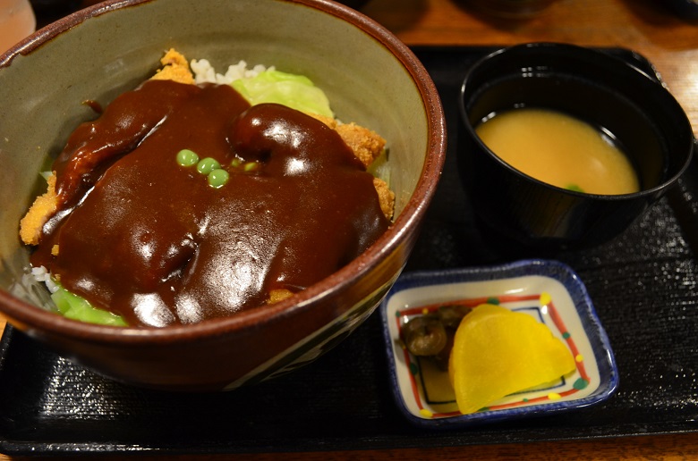 デミカツ丼