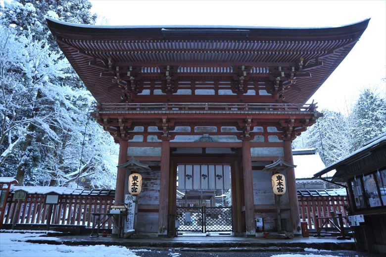 魔除け厄除けにいいとされる日吉神社。そのままケーブルカーで比叡山に行くのもいい