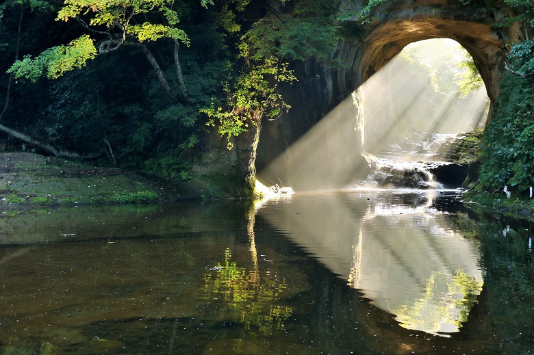 ハート型の光が見れる亀岩の洞窟