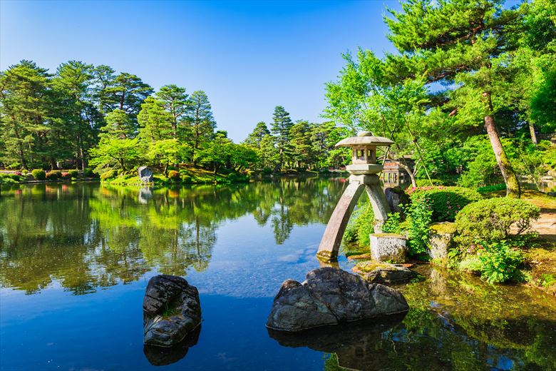 関東・関西の大学問わず、写真部合宿で人気なのが、金沢。兼六園など観光スポットをめぐりながら、撮影テクを学べます