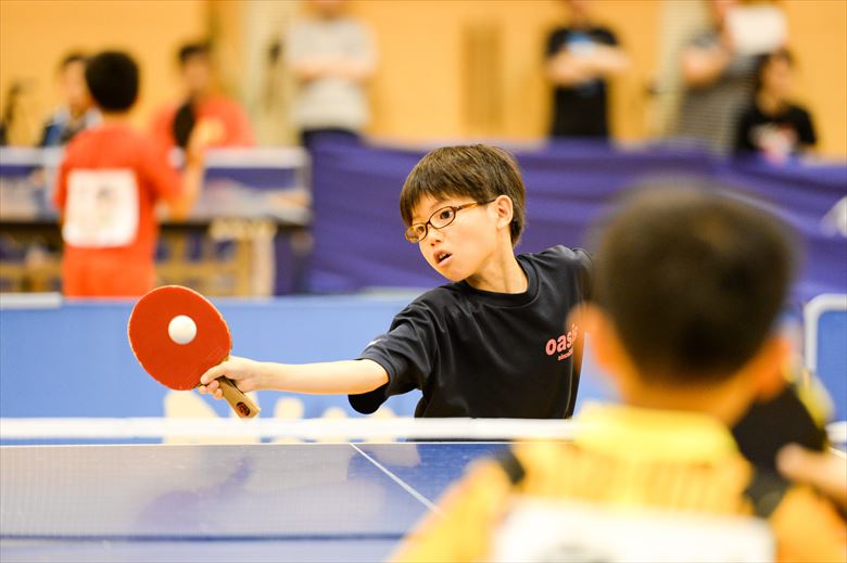 小学生向けの卓球は、スクール、地域サークル、教室など様々なものがあります