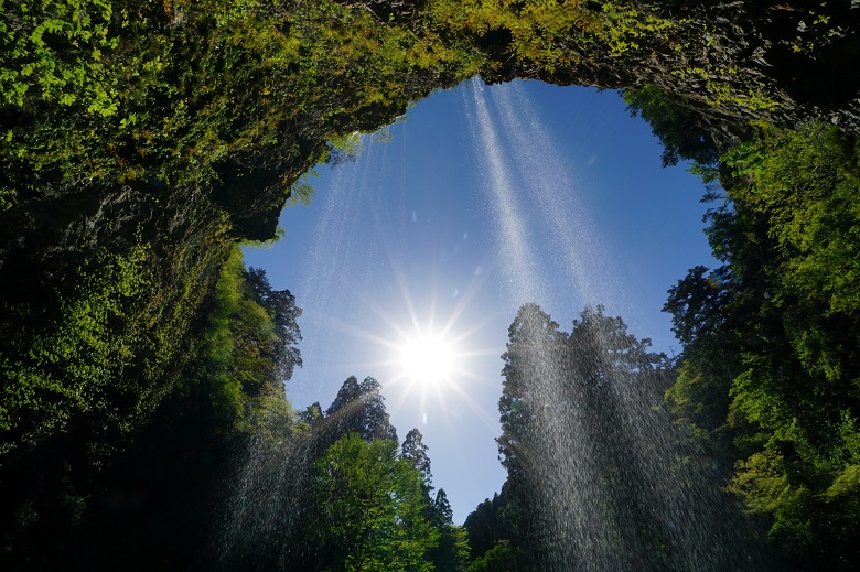 隠岐の島「壇鏡の滝」