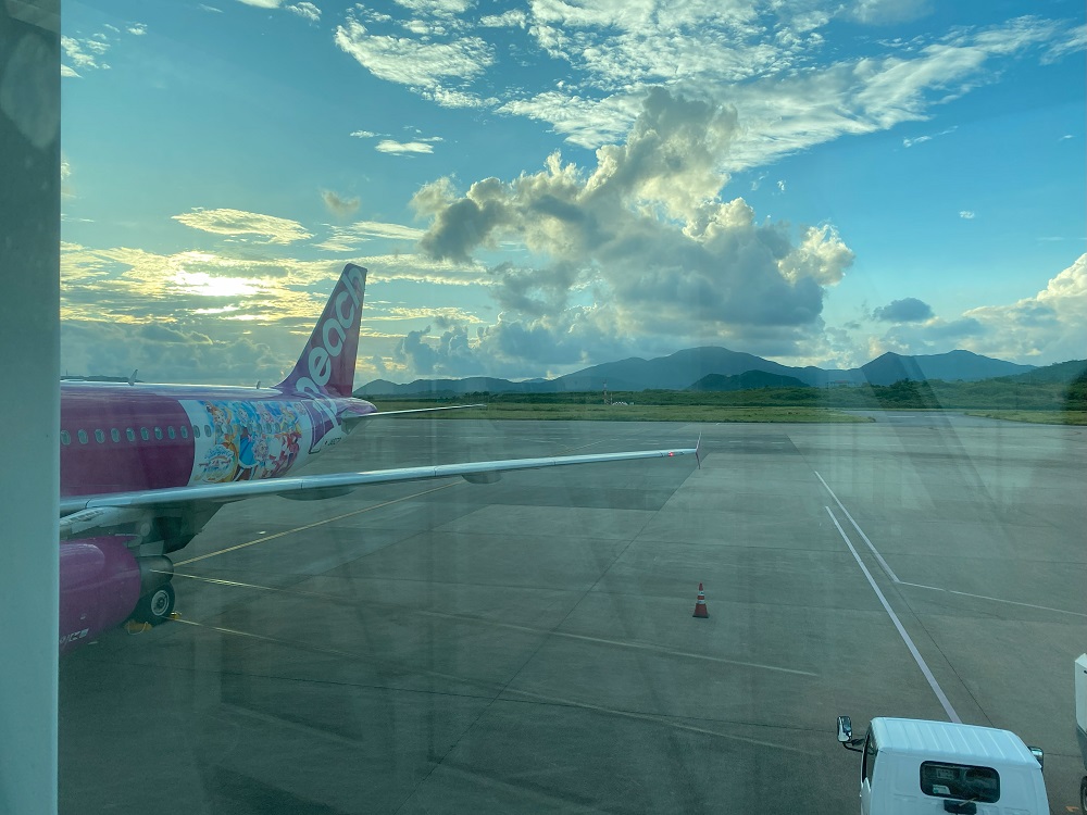 石垣島空港に到着