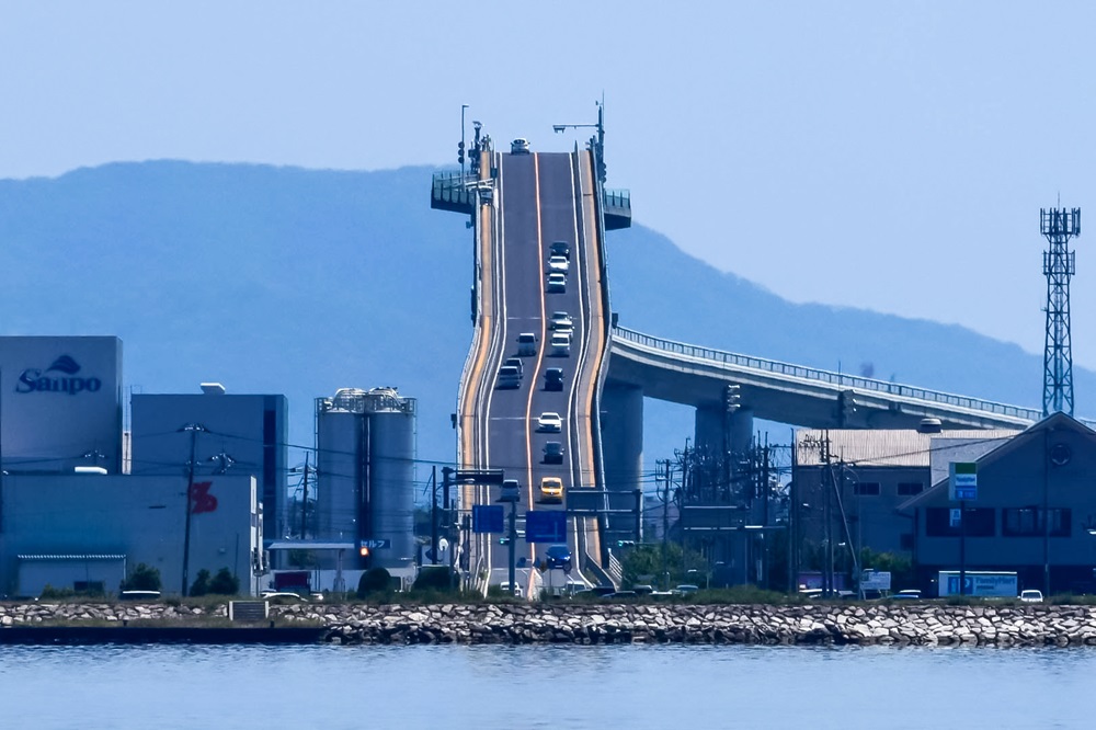 江島大橋（ベタ踏み坂）