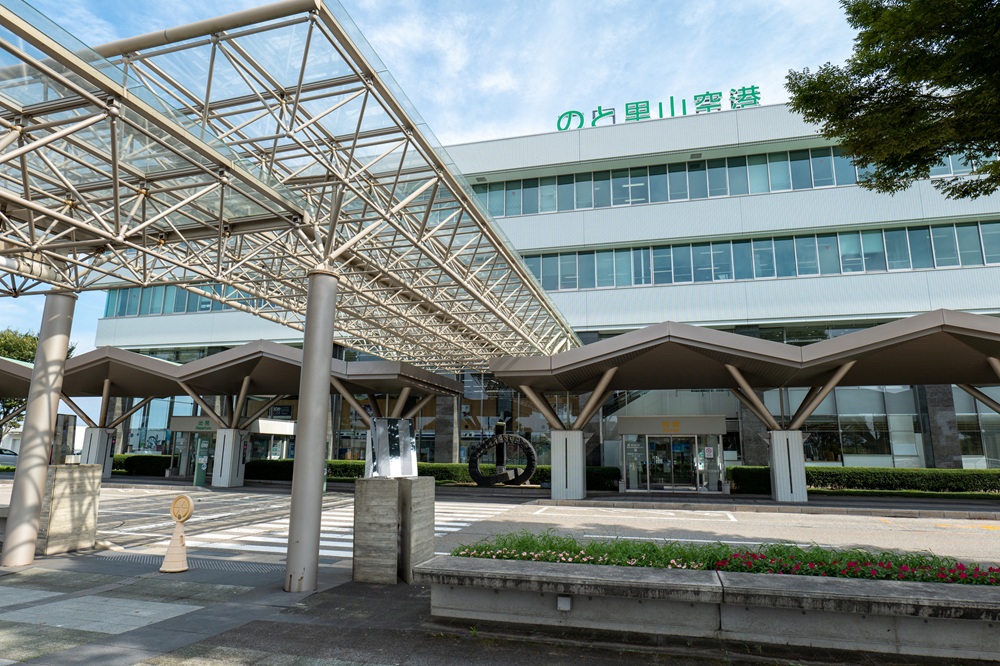 能登里山空港