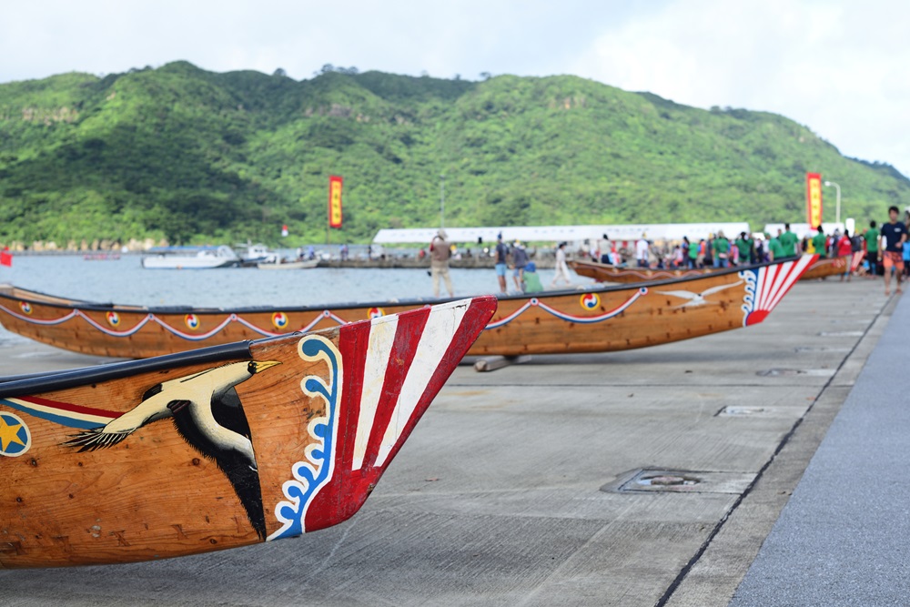 沖縄の伝統的なお祭り「糸満ハーレー」