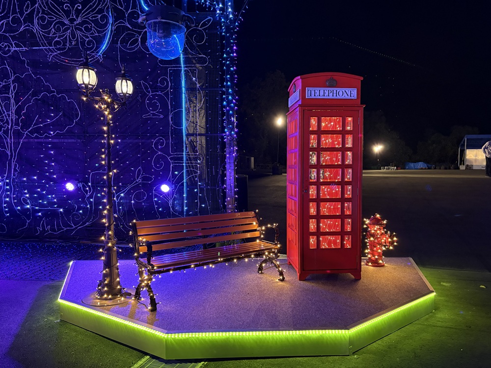 街角の電話ボックスのフォトスポット