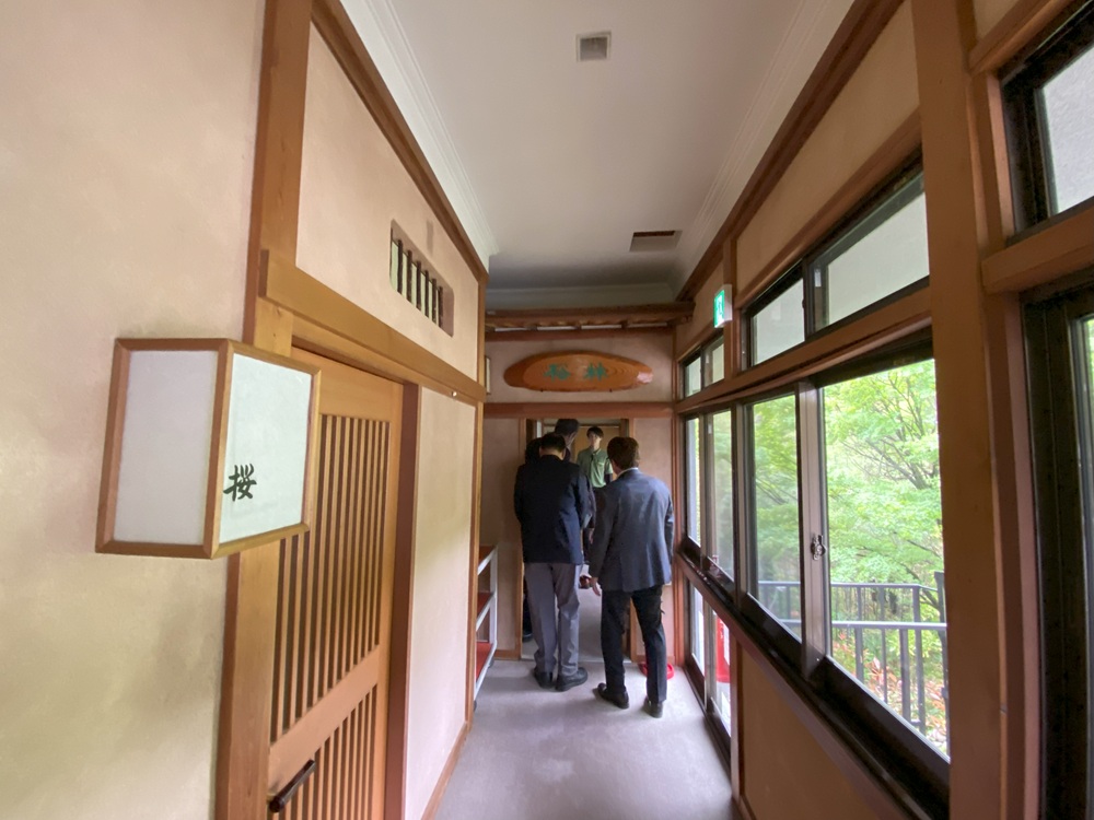 裕林の間へ