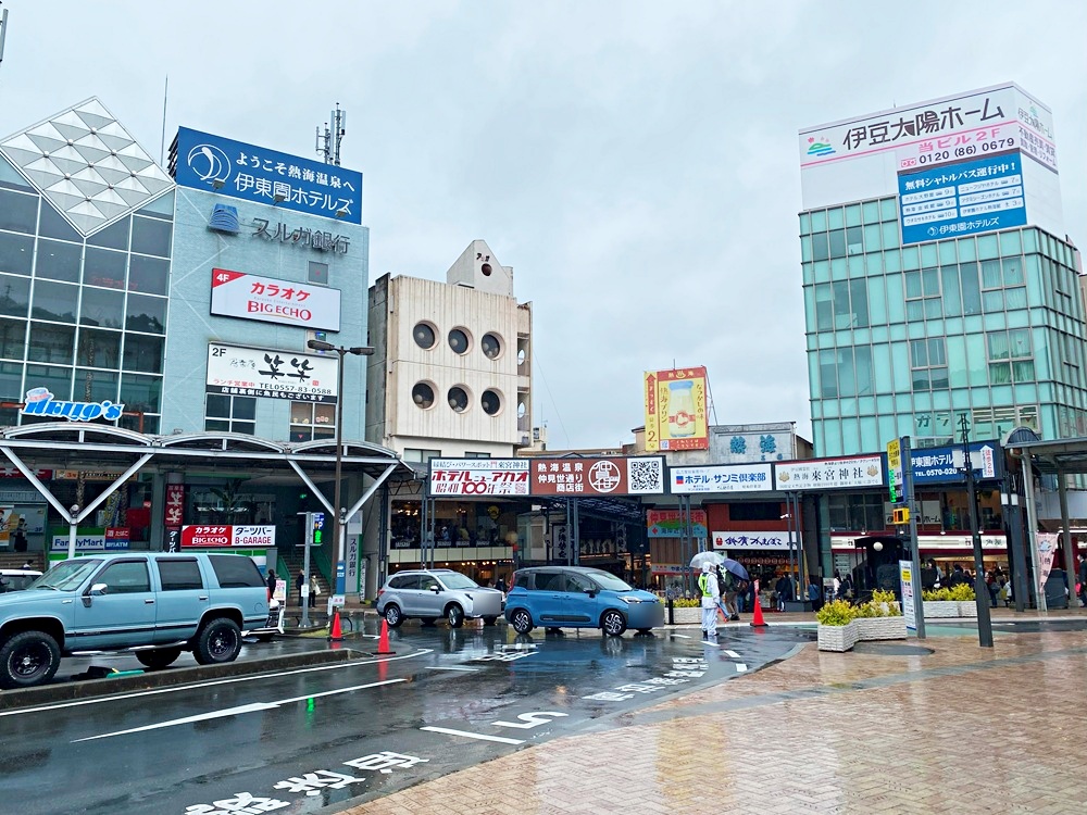 熱海駅前ロータリー