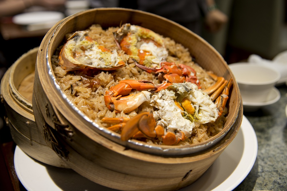 「紅蟳米糕（ワタリガニのタイワンスタイルおこわ）」