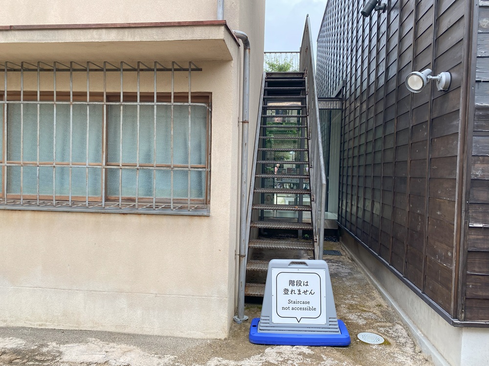 トキワ荘の外階段も忠実に再現