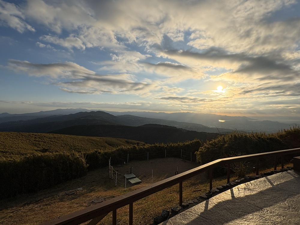 天気が良く夕焼けがきれいそう